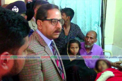 গণধর্ষণের শিকার সেই নারীর সঙ্গে দেখা করলেন বিভাগীয় কমিশনার
