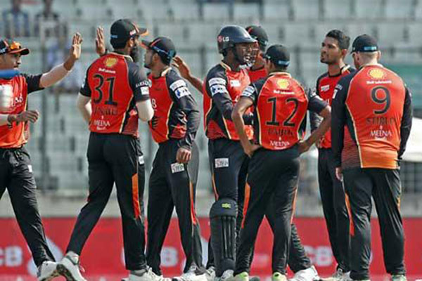 রাজশাহীকে ছোট টার্গেট দিল খুলনা