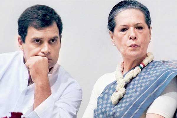 সোনিয়া-রাহুলের বিরুদ্ধে ১০০ কোটি রুপি কর ফাঁকির অভিযোগ 