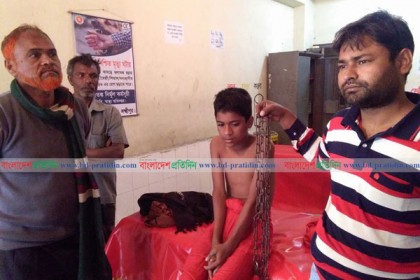 লক্ষ্মীপুরে শিকল দিয়ে বেঁধে মাদ্রাসা ছাত্রকে নির্যাতন
