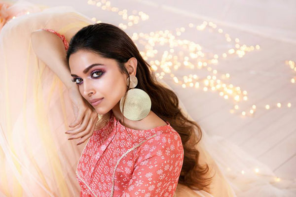 দীপিকার লড়াইয়ের গল্প নিয়ে বই