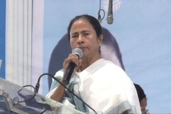 মোদিকে ‘ডিজাস্টার পিএম’ বললেন মমতা