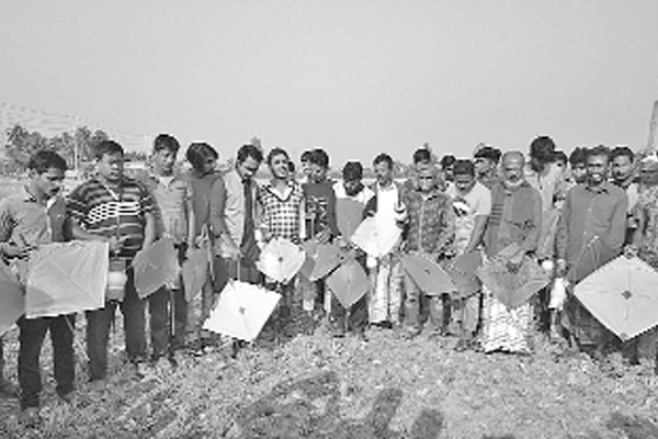 ঘুড়ি কাটাকাটি প্রতিযোগিতা