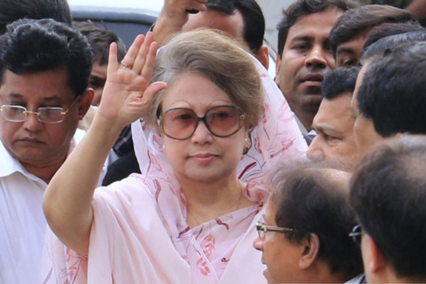 সংসদের বাইরেও বিরোধী দল হয় : খালেদা জিয়া