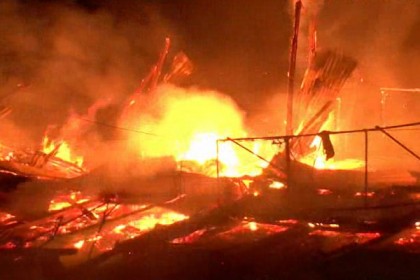 ভোলার ইলিশা জংশন বাজারে ৩৫ দোকান আগুনে পুড়ে ছাই