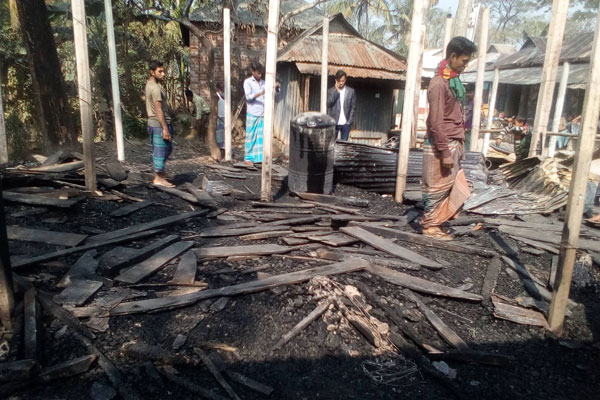 গফরগাঁওয়ে ভয়াবহ অগ্নিকাণ্ড
