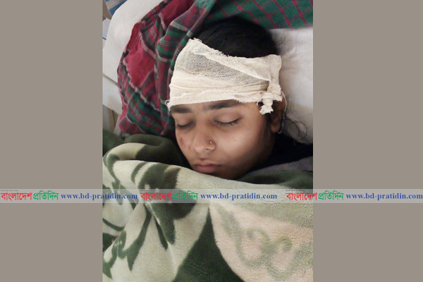 'স্বামীকে ডিভোর্স দেয়ায়' এসএসসি পরীক্ষার্থীকে পিটিয়ে জখম