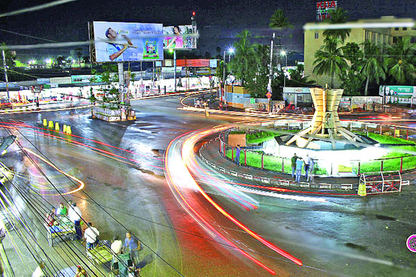 নবরূপে ফিরছে খুলনা