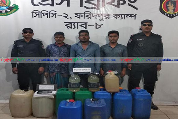 রাজবাড়ীতে ৩৩১ লিটার দেশীয় মদসহ আটক ৩