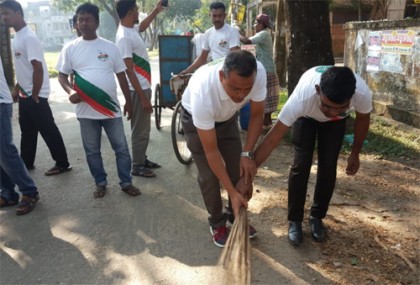 পরিচ্ছন্ন বাংলাদেশ গড়তে সফলভাবে একযোগে কাজ করছে ‘পরিচ্ছন্ন দূত’