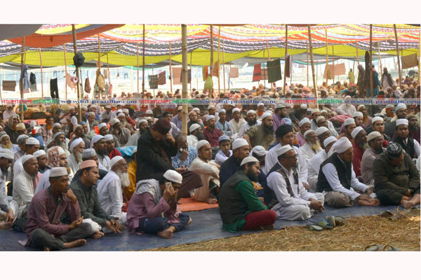 ধুনটে আল্লাহু আকবার ধ্বনিতে মুখরিত ইজতেমা ময়দান