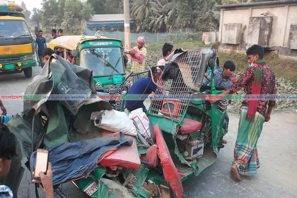 কুমিল্লায় বাস-অটোরিকশার সংঘর্ষে দুজন নিহত