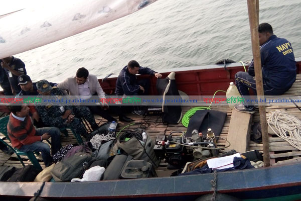 মেঘনায় ট্রলার ডুবির ঘটনায় এখনও চলছে উদ্ধারকাজ 