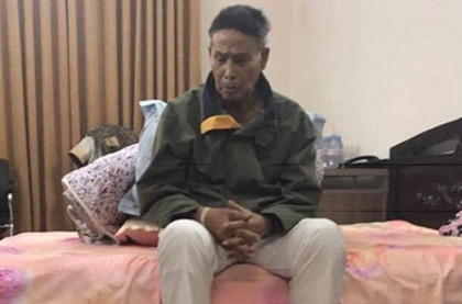চিকিৎসার জন্য সিঙ্গাপুর গেলেন এরশাদ