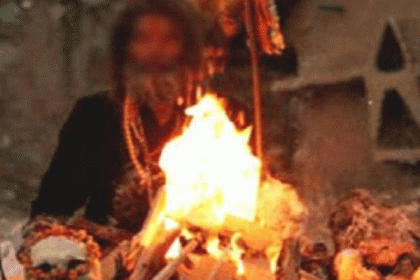 'ভূত' তাড়াতে এসে তান্ত্রিকের যৌন লালসার শিকার ছাত্রী