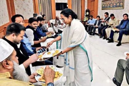 বিজেপিবিরোধী নেতাদের খাবার পরিবেশন করে চমক মমতার