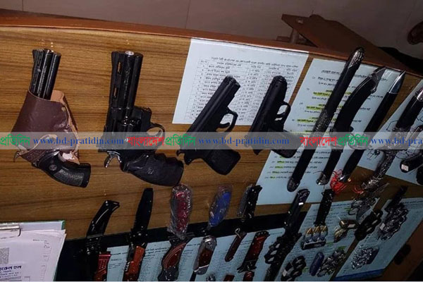 সিলেটে বিপুল পরিমাণ ‘ডামি অস্ত্র’ উদ্ধার

