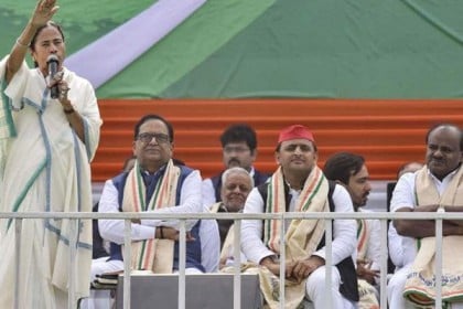 প্রধানমন্ত্রী হওয়ার সব যোগ্যতা মমতার আছে: কুমারস্বামী