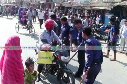 নোয়াখালীতে অবৈধ যানবাহনের বিরুদ্ধে চলছে অভিযান 