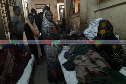নোয়াখালীতে দুই গ্রুপের সংঘর্ষ, গোলাগুলি, আহত ১০