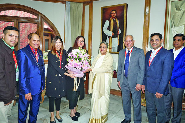 গণভবনে শুভেচ্ছা জানান প্রধানমন্ত্রীকে