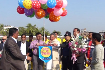 নোয়াখালীতে প্রিমিয়ার ফুটবল লীগ শুরু

