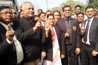 নারায়ণগঞ্জ আইনজীবী সমিতি নির্বাচনে আওয়ামী পন্থীদের দাপুটে জয়