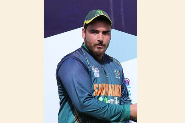 ১৫ বলে হাফসেঞ্চুরি হাঁকিয়ে আলোচনায় সৌদি ব্যাটসম্যান ফয়সাল