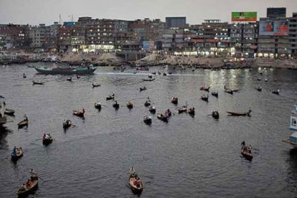 সদরঘাটে লঞ্চের ধাক্কায় ডিঙি নৌকা ডুবিতে ২ যাত্রীর লাশ উদ্ধার