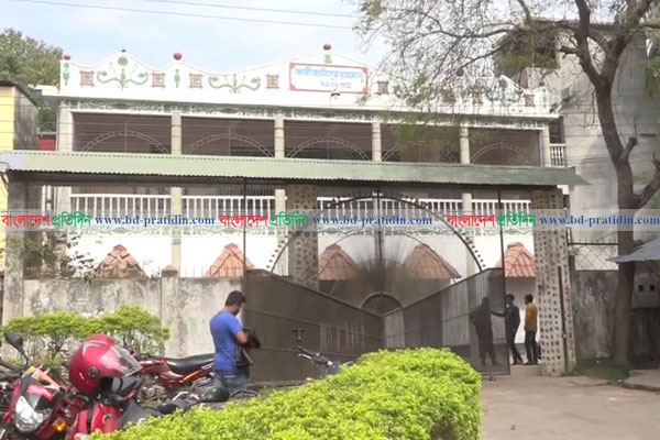 যশোরে এমপি নাবিলের বাড়িসহ ৬ স্থানে ককটেল বিস্ফোরণ