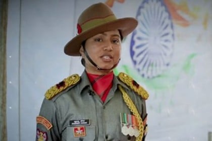 ইতিহাস গড়লেন বাস কন্ডাক্টরের মেয়ে, ভিডিও ভাইরাল