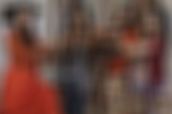 সুন্দরীরাই টার্গেট