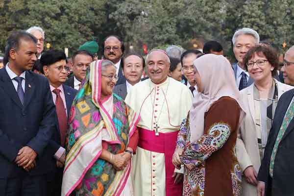 বিদেশী কূটনীতিকদের সম্মানে গণভবনে প্রধানমন্ত্রীর চা চক্র