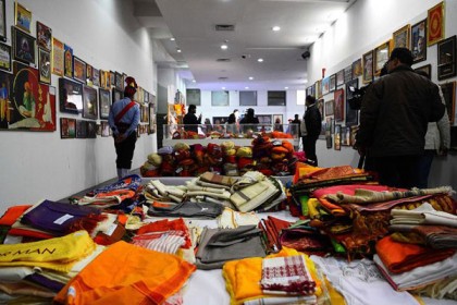 নিলামে উপহার বিক্রি করছেন নরেন্দ্র মোদি