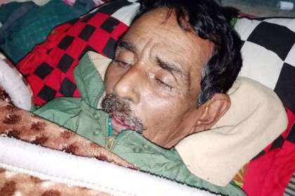 ছেলেকে দেখে মরতে চান শেরপুরের গুণী এই শিল্পী
