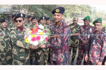 হিলি সীমান্তে বিজিবি-বিএসএফের পতাকা বৈঠক