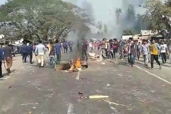 উল্লাপাড়ায় ছাত্রলীগ-ছাত্রদল সংঘর্ষ, আহত ১০