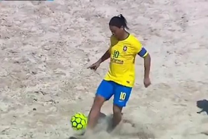 হ্যাটট্রিক করেও বিপাকে রোনালদিনহো!