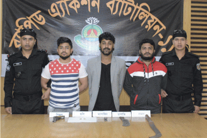নরসিংদীতে অস্ত্র-গুলিসহ ৩ সন্ত্রাসী গ্রেফতার

