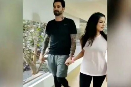 স্বামীকে হাতকড়া পরিয়ে কোথায় নিয়ে গেলেন সানি লিওন?