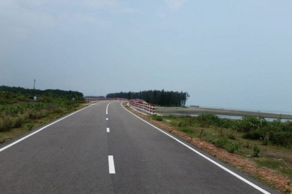কক্সবাজার মেরিন ড্রাইভ সড়ক ৩ মাসের জন্য বন্ধ