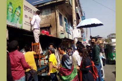 ভাষার মাসে বানান শুদ্ধি অভিযানে ‘কাকতাড়ুয়া’