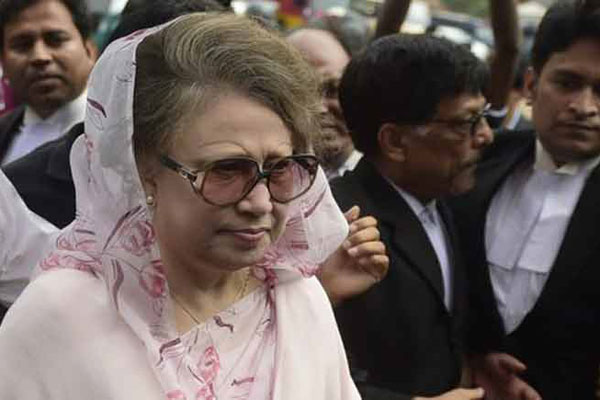 কুমিল্লায় বাসে আগুন মামলা; খালেদা জিয়ার জামিন নামঞ্জুর