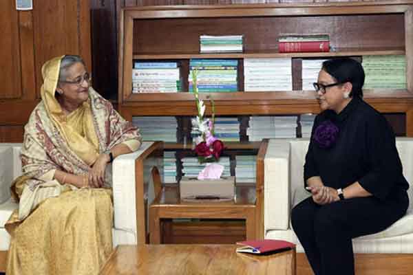 প্রধানমন্ত্রীর সঙ্গে ইন্দোনেশিয়ার পররাষ্ট্রমন্ত্রীর সৌজন্য সাক্ষাৎ 