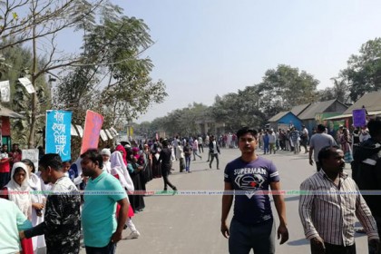 এসএসসি পরীক্ষার্থী হত্যার বিচারের দাবিতে ঢাকা-মাওয়া অবরোধ