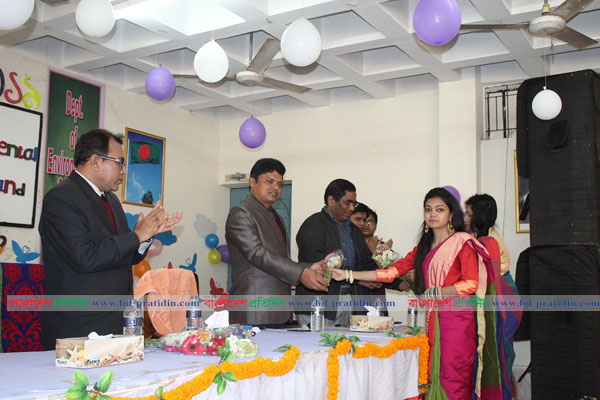 ইবিতে নবীনবরণ অনুষ্ঠান
