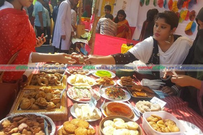 চবিতে জমজমাট পিঠা উৎসব