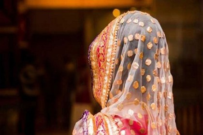 সাদা চাদরে আর 'সতীত্বের পরীক্ষা' দিতে হবে না নববধূকে