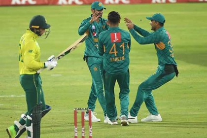 আমির-শাদাব নৈপুণ্যে হোয়াইটওয়াশ এড়ালো পাকিস্তান