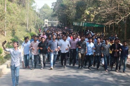 চবিতে মাদক বিরোধী শোডাউন

